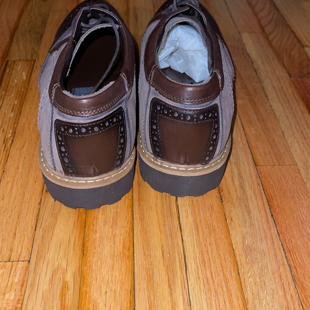 Shoes - Picture 3 of 5